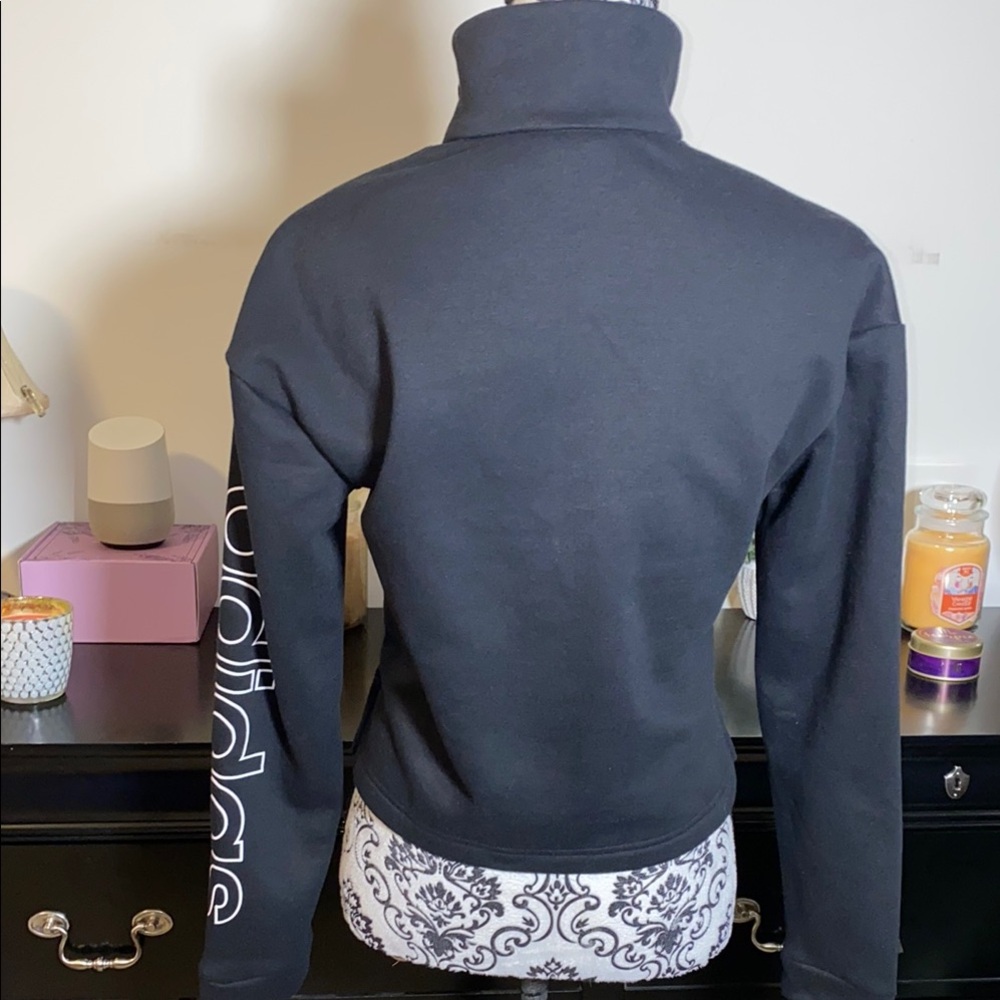 Adidas Cropped 1/4 Zip Black & White Sweatshirt Size Small NWT - Picture 5 of 8
